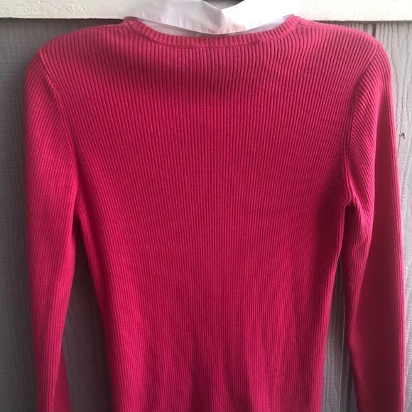 IZOD Small Women’s Preppy Fuchsia Pink Sweater With Connected Upper Whit… - Picture 3 of 3